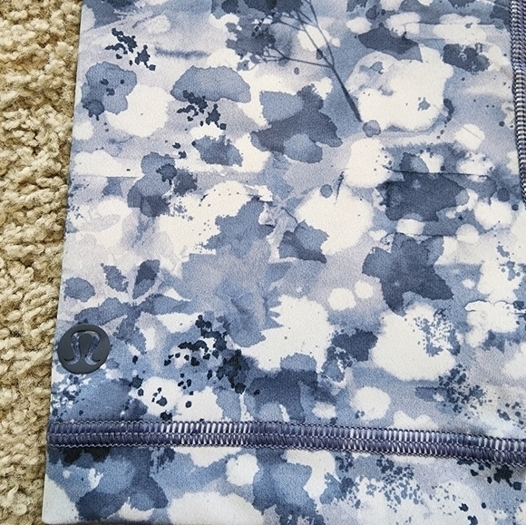 Lululemon Run With the Waves Dappled Blossom Multi Crop Leggings Women's Size 6 - Picture 6 of 9